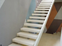 Carta da parati dai disegni geometrici Diagonal di Adriani e Rossi