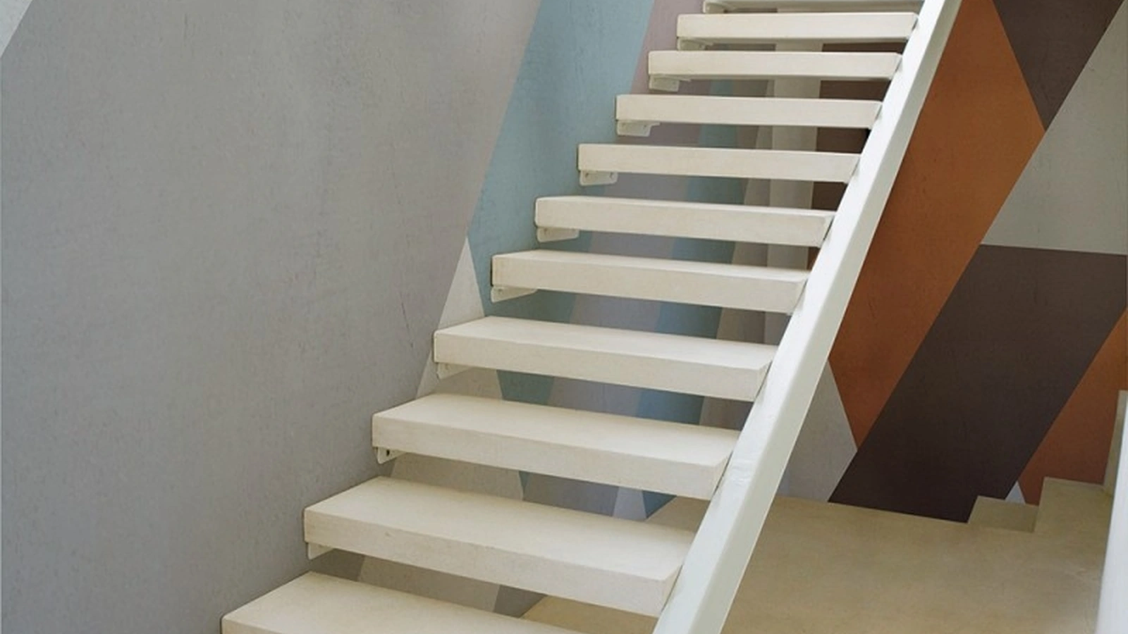 Carta da parati dai disegni geometrici Diagonal di Adriani e Rossi