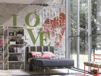 Carta da parati dai caratteri forti e colorati Love di Adriani e Rossi