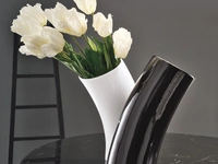 Vaso in ceramica smaltata lucida Abbraccio di Adriani e Rossi