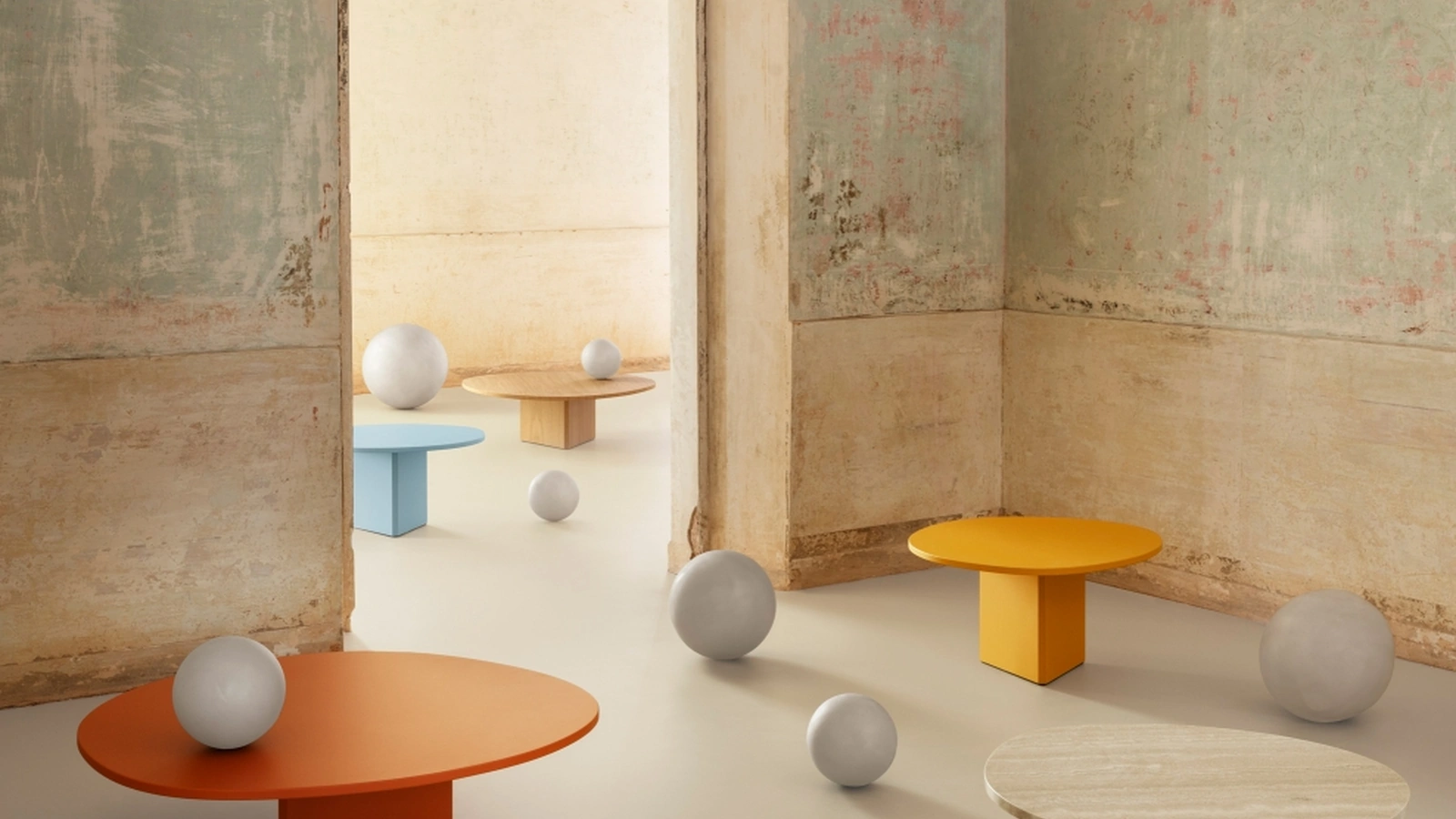 Tavolino Albio in laccato o marmo di Miniforms