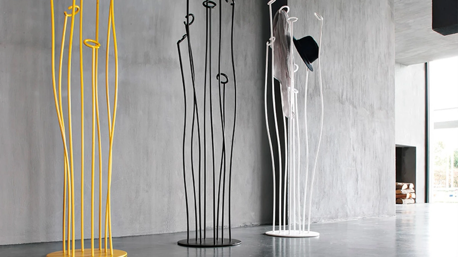 Appendiabiti di design Alga in metallo laccato di Tonin Casa