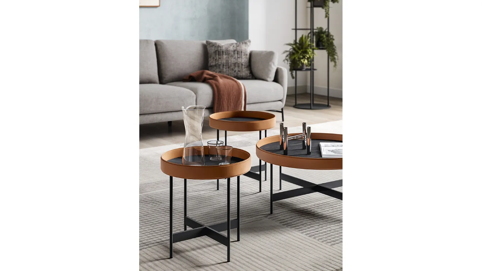 Tavolino in legno laccato Arena di Calligaris