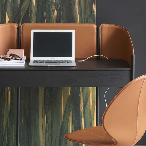 Scrittoio in legno e cuoio Biblio di Calligaris