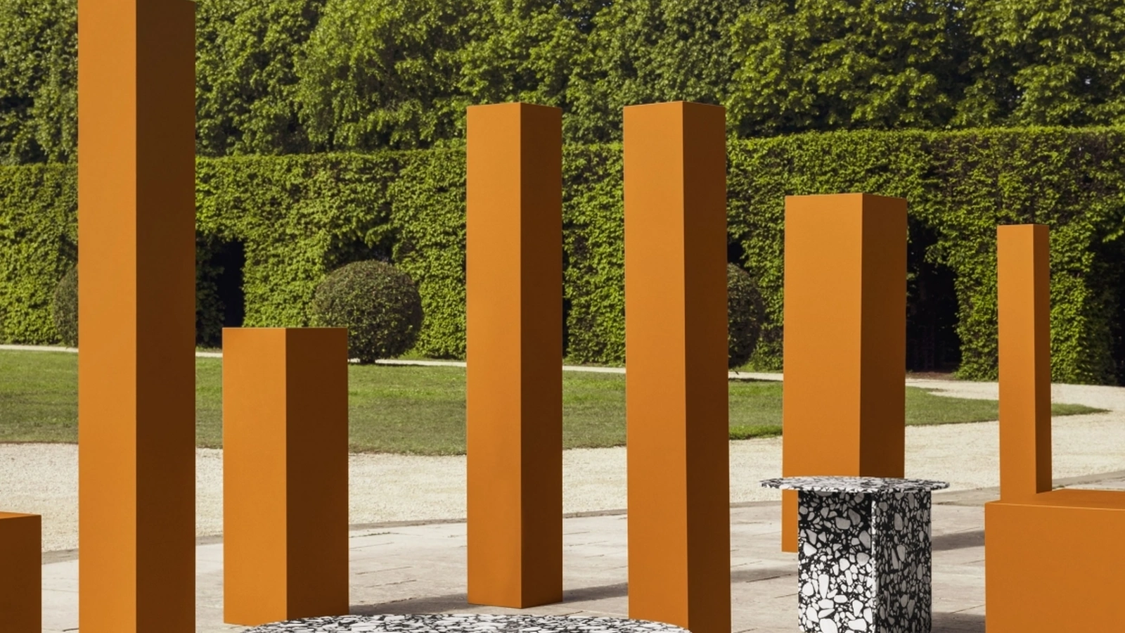 Tavolino Chap in marmo Palladio Moro di Miniforms