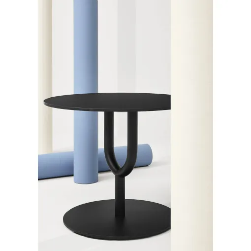 Tavolino Diapason con top e base in acciaio Nero goffrato di Infiniti