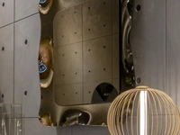 Specchio di design Dorian con cornice in vetro curvo di Tonin Casa