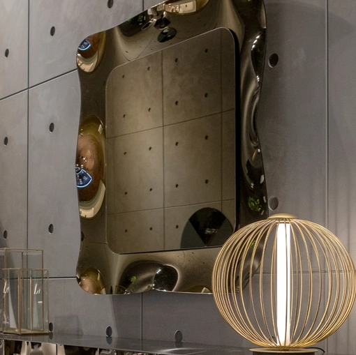 Specchio di design con cornice in vetro curvo Dorian di Tonin Casa