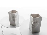 Vaso in ceramica con viso Ginevra & Artù di Adriani e Rossi