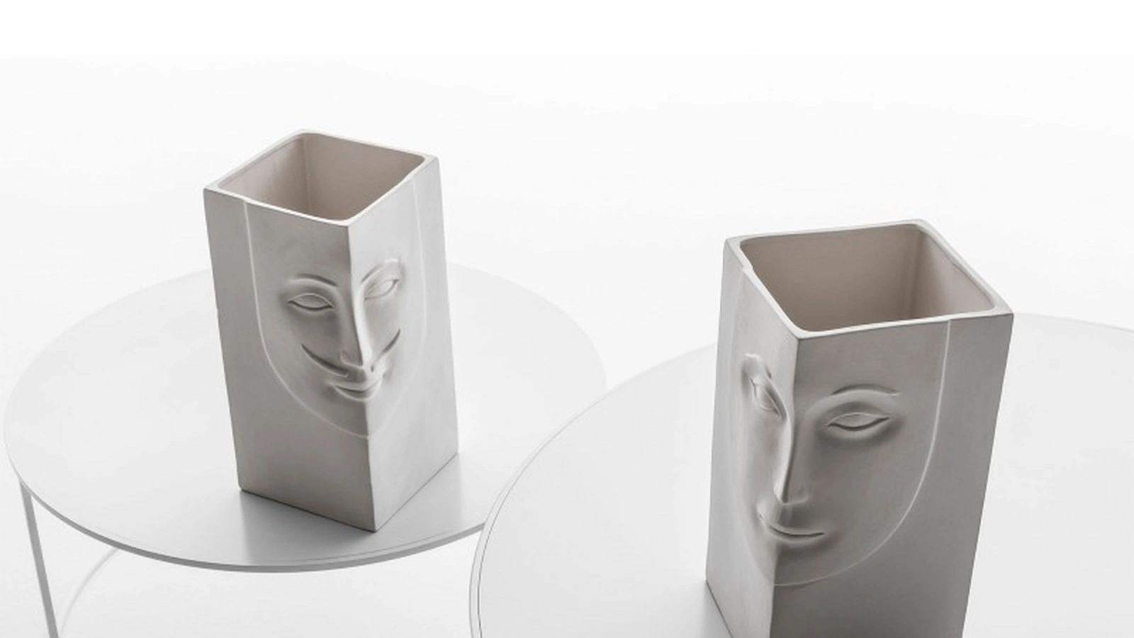 Vaso in ceramica con viso Ginevra & Artù di Adriani e Rossi