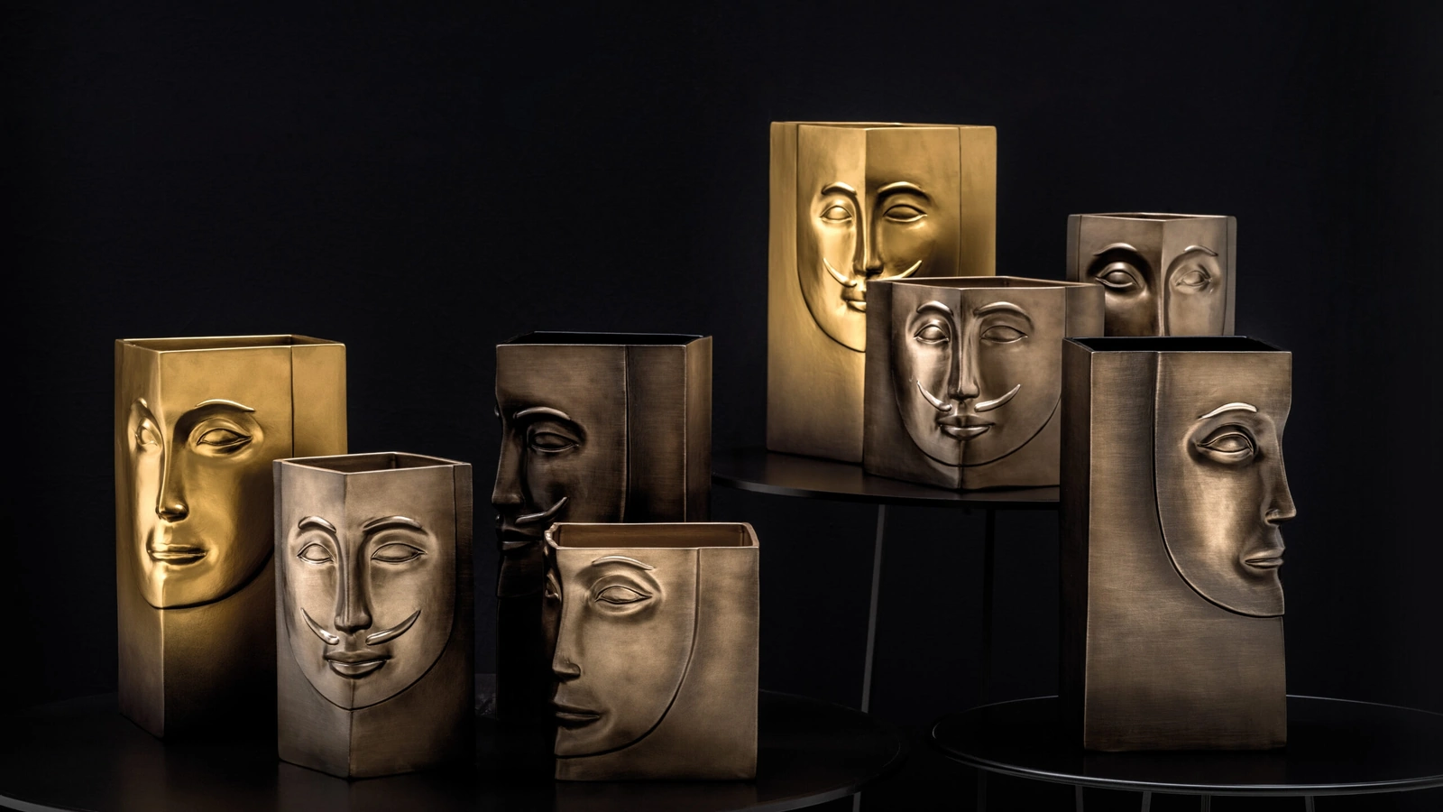 Vaso in ceramica con viso Ginevra & Artù di Adriani e Rossi