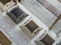 Pouf in ecopelle imbottito Giglio di Tomasella