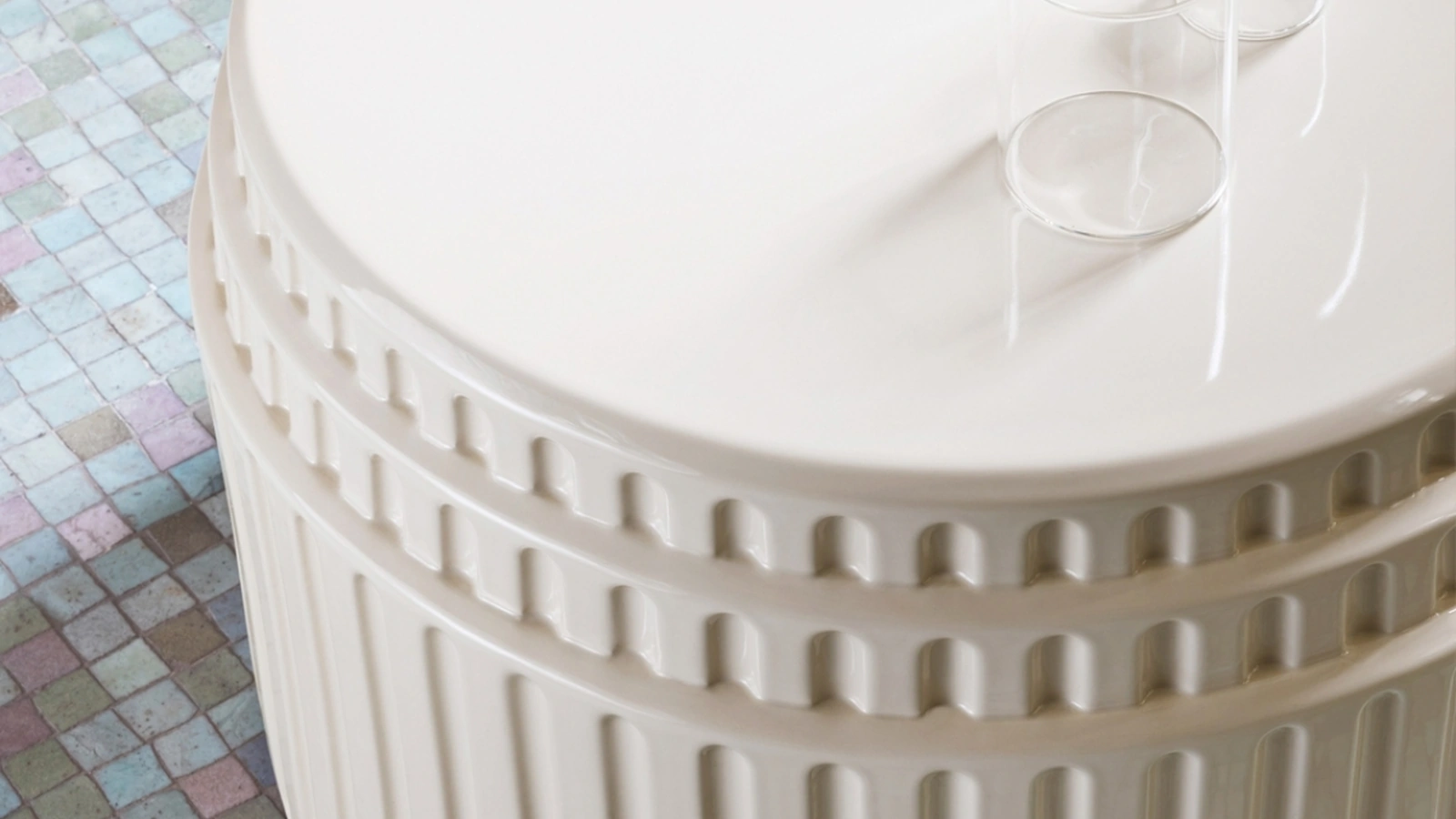 Tavolino Kolos in gesso smaltato di Miniforms