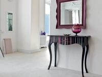 Specchio con cornice sagomata in laccato opaco Marte di Tonin Casa