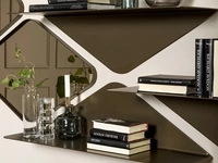 Mensole Matrix in metallo con specchio romboidale di Tonin Casa