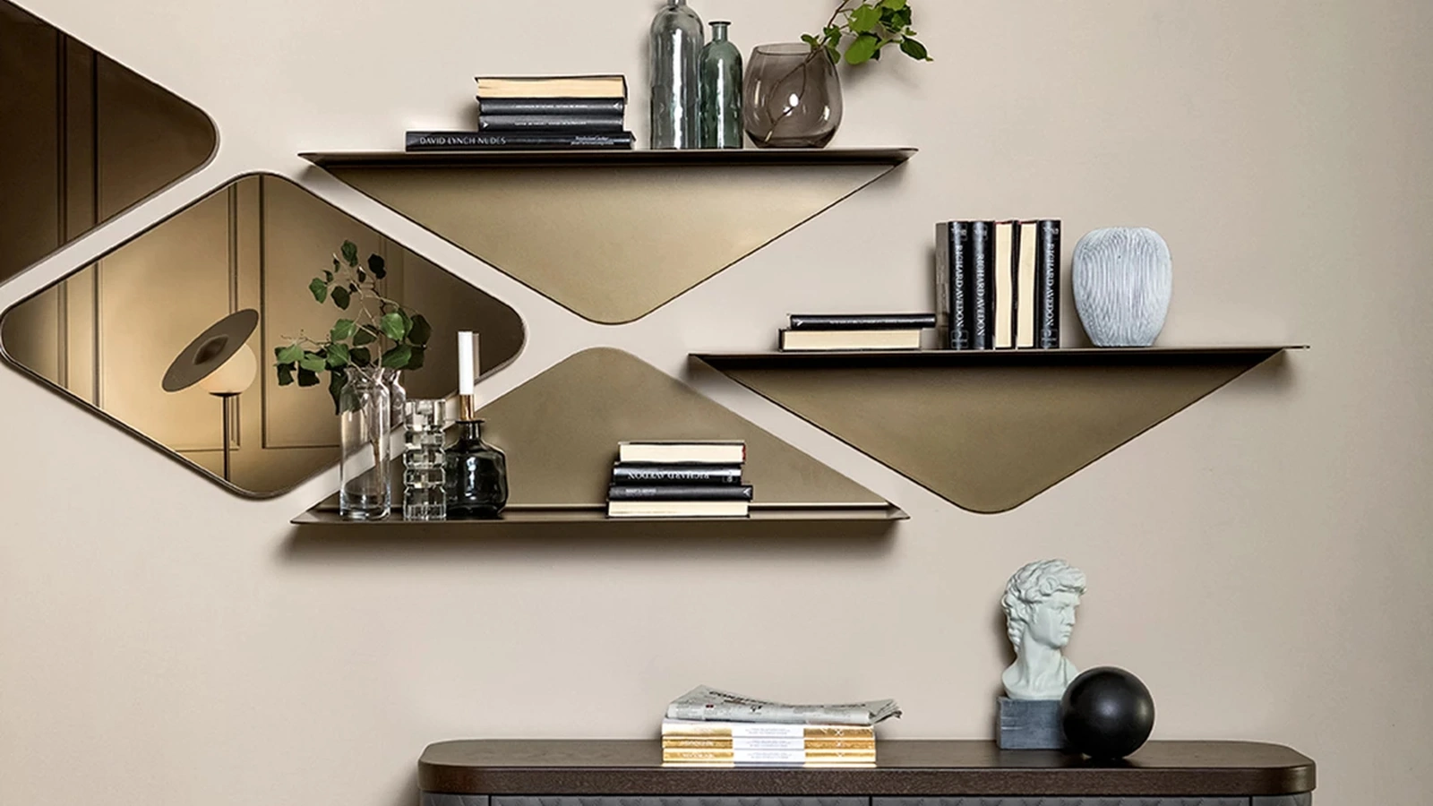 Mensole Matrix in metallo con specchio romboidale di Tonin Casa