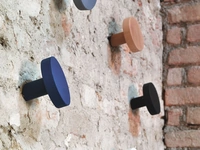 Appendiabiti Chiodo in legno colorato di Miniforms