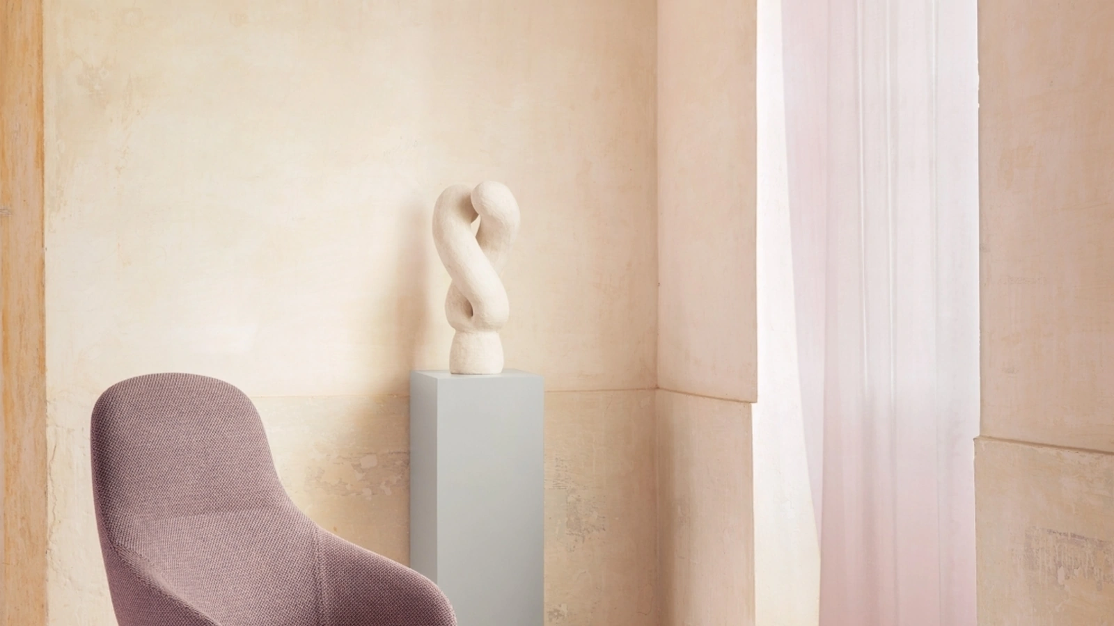 Pouf Nebula in tessuto con base in metallo di Miniforms