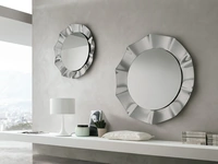 Specchio Osiride con cornice in vetro curvato di Target Point