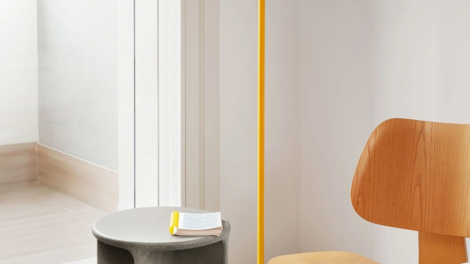 Tavolino Pinto in cemento di Miniforms