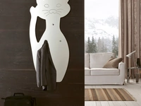 Specchio appendiabiti sagomato Fufi di Ponti Terenghi