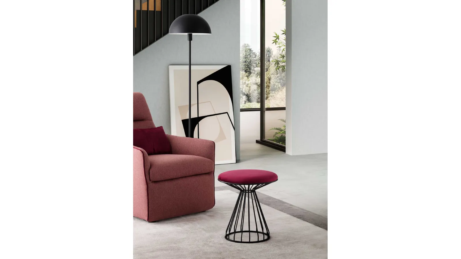 Pouf Liliane in tessuto imbottito con struttura in metallo di Le Comfort