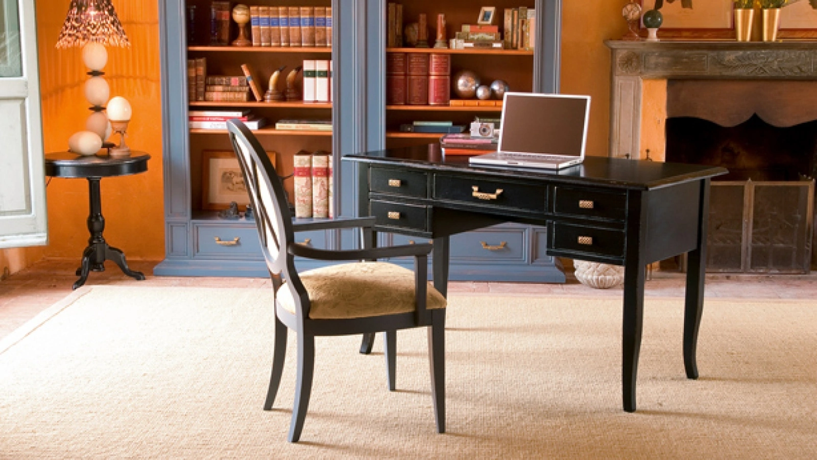 Scrittoio classico Sandra in legno laccato Nero opaco di Tonin Casa