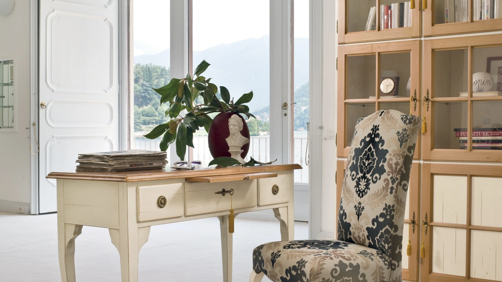 Scrittoio classico Soave in legno laccato di Tonin Casa