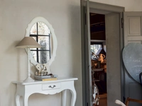 Specchio ovale con cornice sagomata in laccato Bianco opaco Carina di Tonin Casa