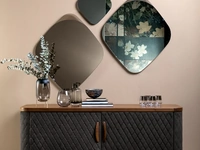 Specchio romboidale Python con cornice in metallo di Tonin Casa