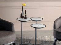 Tavolino rotondo con top in gres porcellanato con cornice in legno e base in metallo Dot di Tonin Casa