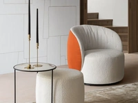 Tavolino Jarvis con top in gres calacatta e base in metallo di Le Comfort