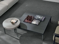 Tavolino Atollo in materico alpaca e materico rovere carbone di Tomasella