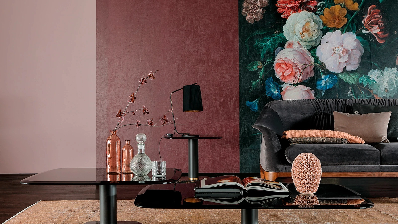 Tavolino Botero con base in marmo di Tonin Casa