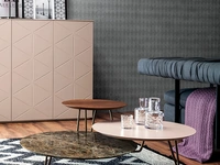 Tavolino Log in metallo con top in MDF rivestito in laccato, legno o marmo di Tonin Casa