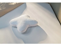 Cuscino ergonomico rinfrescante dalla forma a stella per alleviare la pressione All Around SmartCool di Tempur