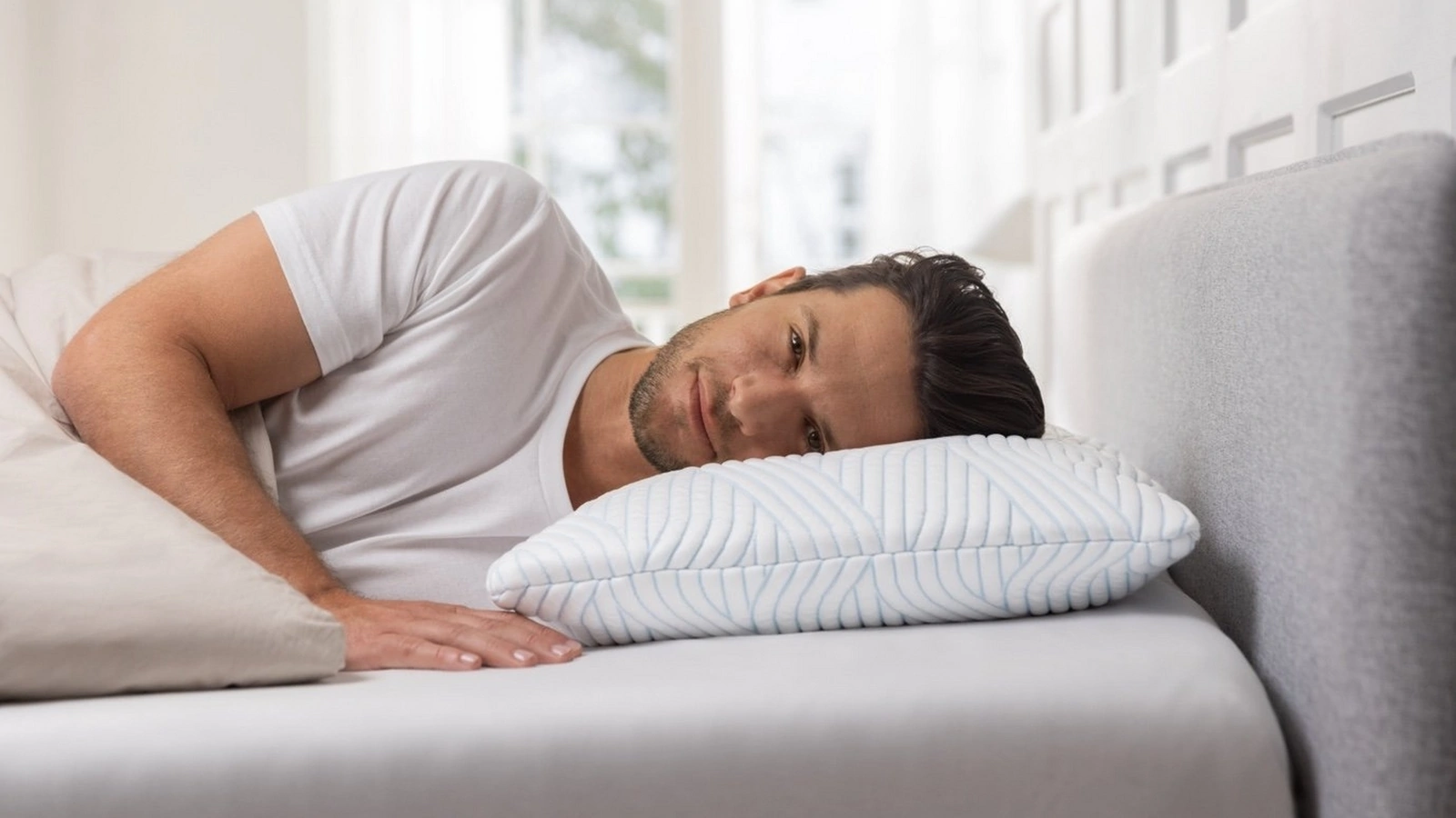 Cuscino ergonomico tradizionale Comfort SmartCool feeling morbido o medio rigido di Tempur