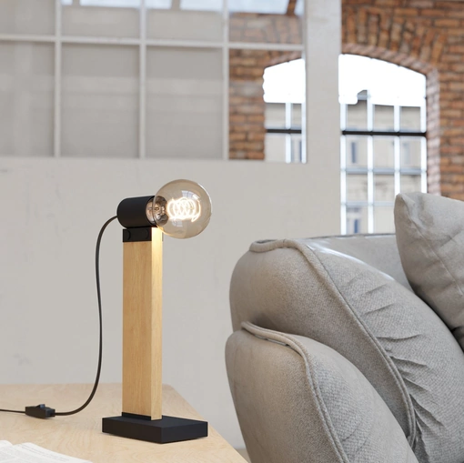 Lampada da tavolo Bailrigg in legno e acciaio di Eglo