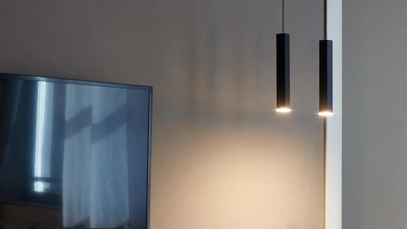 Lampada a sospensione in alluminio verniciato Stretch di Cattaneo