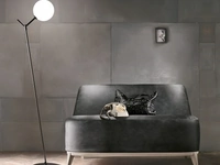 Lampada da terra in metallo con sfera bianca Gioconda Floor di Adriani e Rossi