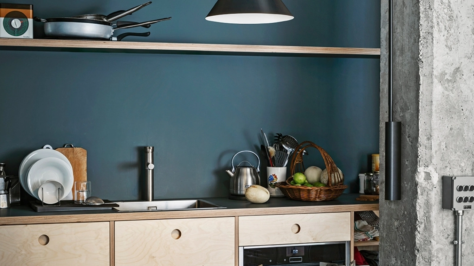 Lampada da parete in metallo laccato Ozz Wall di Miniforms