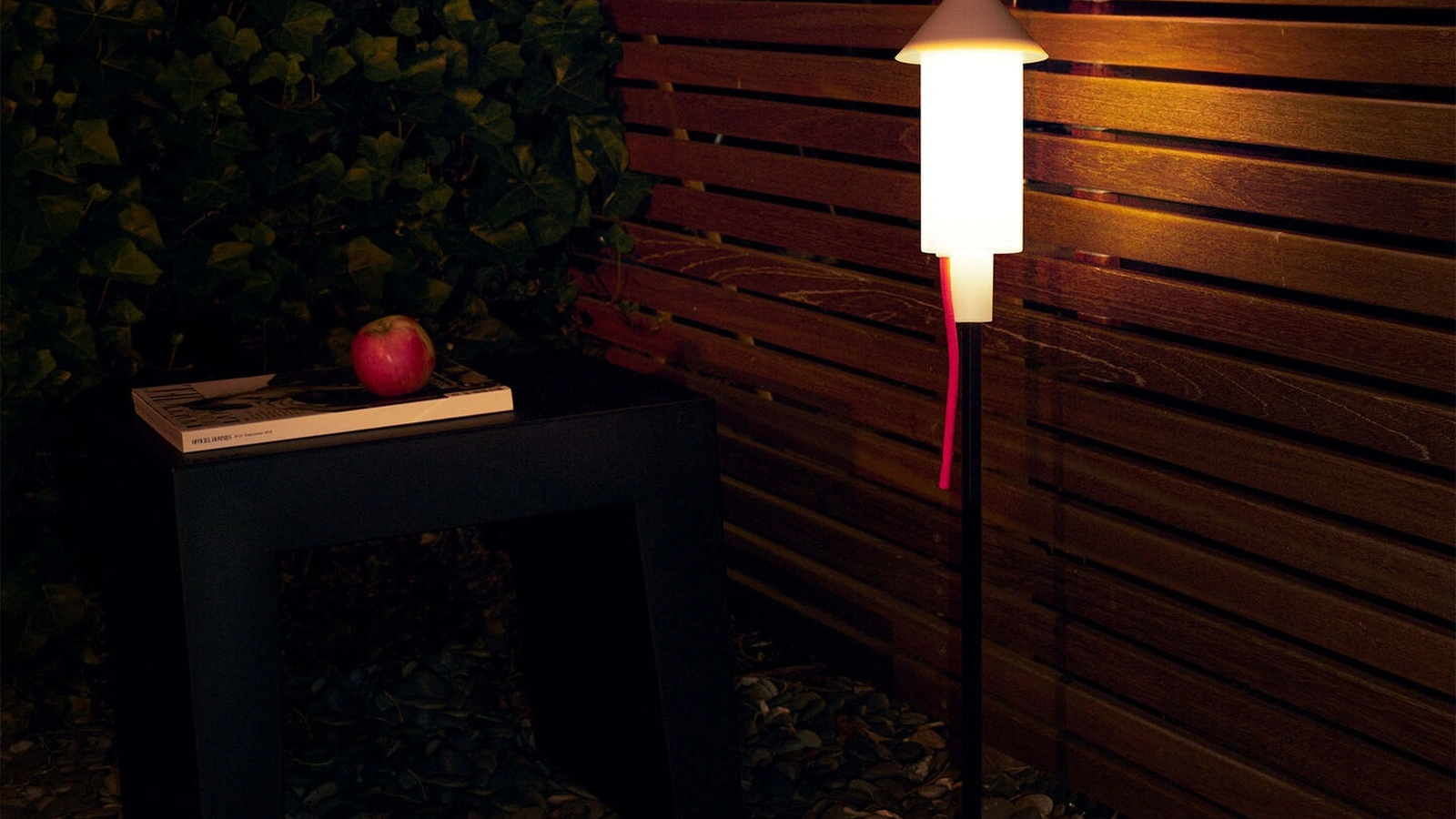 Lampada outdoor ad energia solare Racket la Surprise di Fatboy