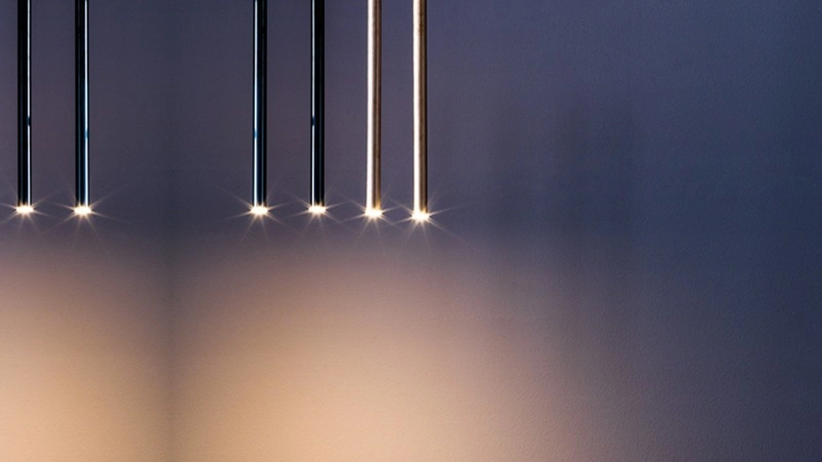 Lampada a sospensione in metallo color oro o bronzo Toby di Adriani e Rossi