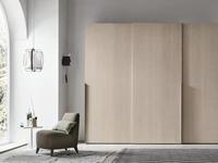 Armadio Liscia con anta scorrevole in materico frassino oriente di Tomasella