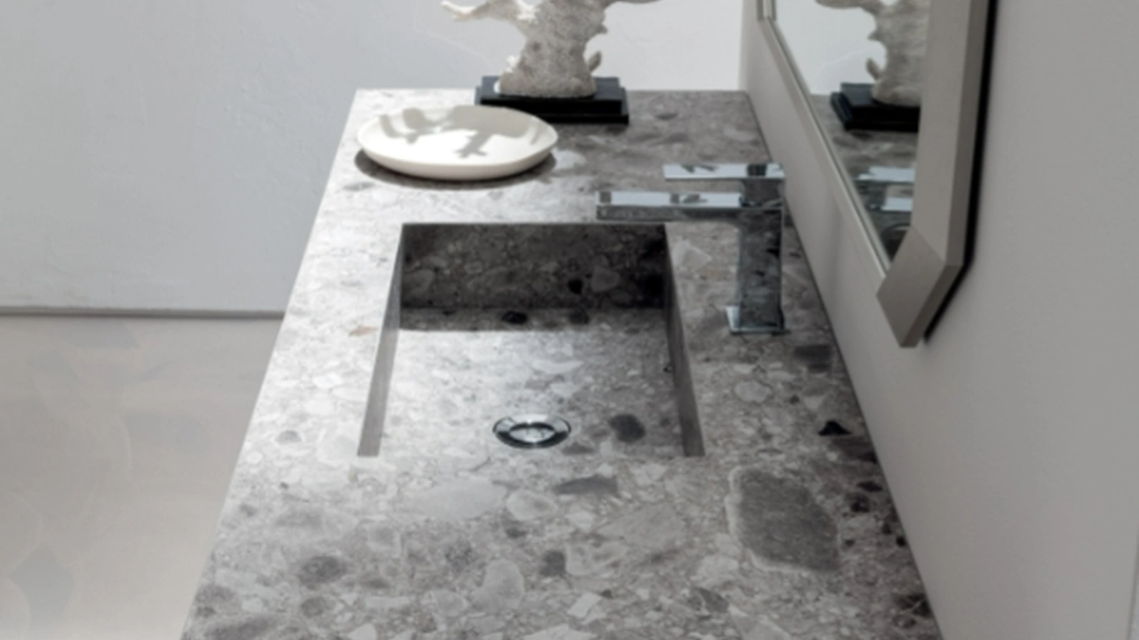 Mobile da Bagno sospeso in cross nobilitato con top in gres effetto pietra B201 BD002 di Compab