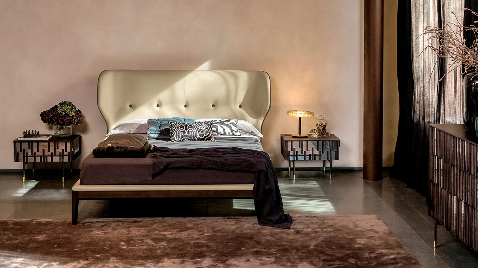 Comodino con gocce in legno massello su specchio Drops di Tonin Casa 