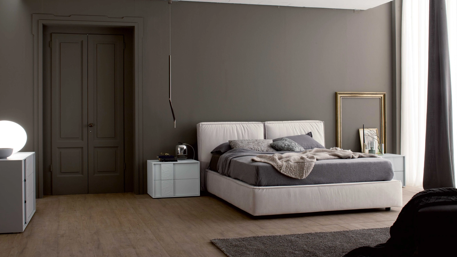 Gruppo Notte Metropolis in laccato opaco con maniglia decorata di Spagnol Mobili