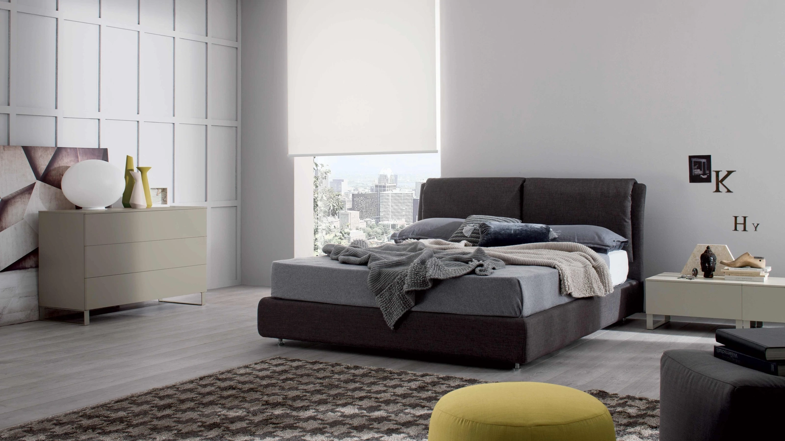 Gruppo Notte Sky in laccato opaco con piedini in metallo di Spagnol Mobili