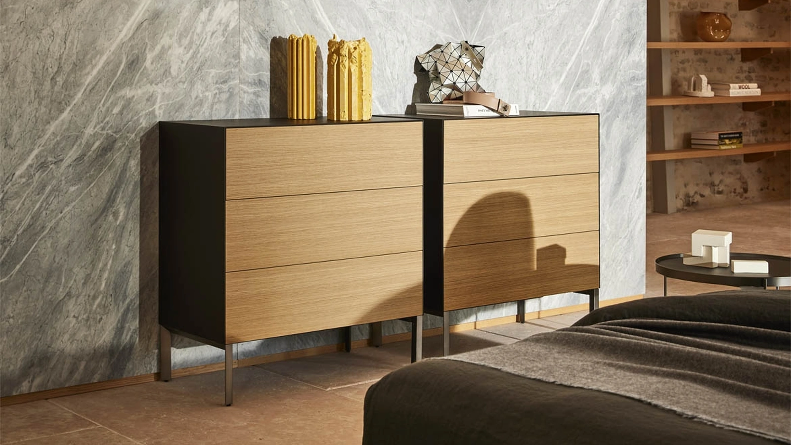 Comò Norma in legno e cuoio di Pianca