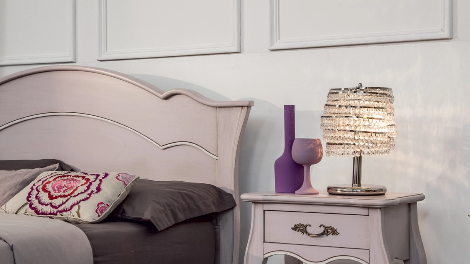 Comodino Ginevra in legno laccato di Tonin Casa